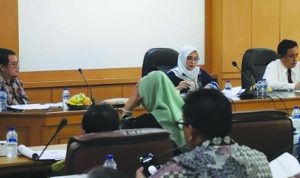 Pemerintah Kabupaten Bekasi yang dikunjungi Komisi IX DPR RI membahas pemantauan efektivitas UMR